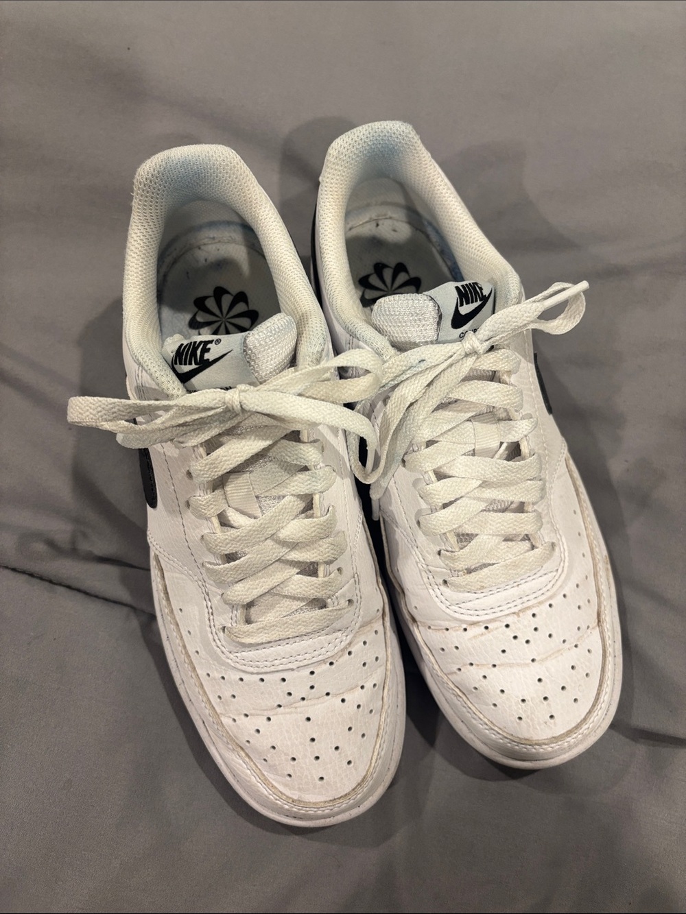 Nike Women’s Court Vision Sneakers 7.5 - Picture 2 of 7